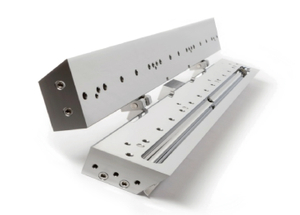 Khuôn phủ khe hẹp cho đầu đùn linh kiện điện tử và mạch linh hoạt