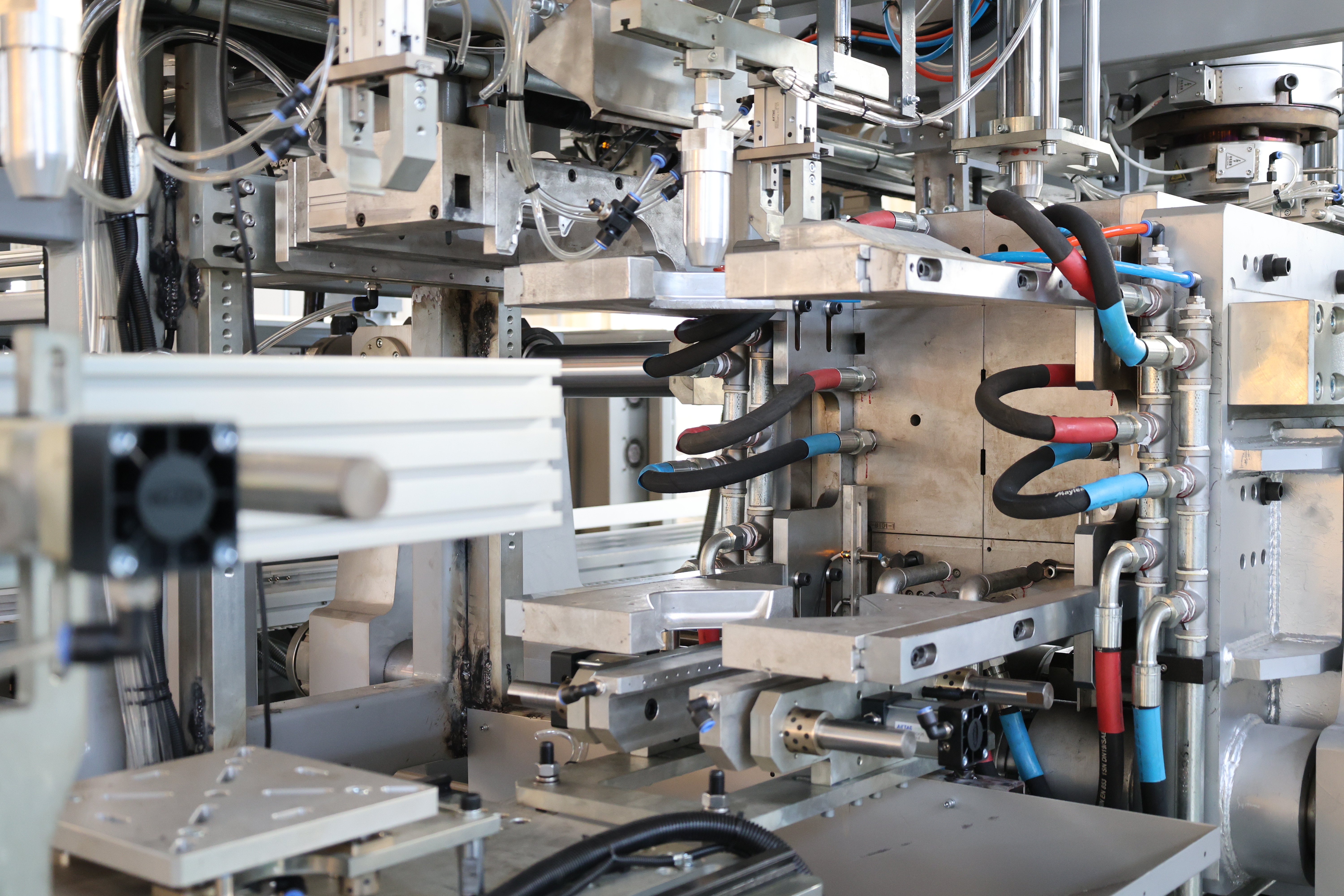 Máy thổi khuôn trạm đôi 30L cho bao bì hóa chất 