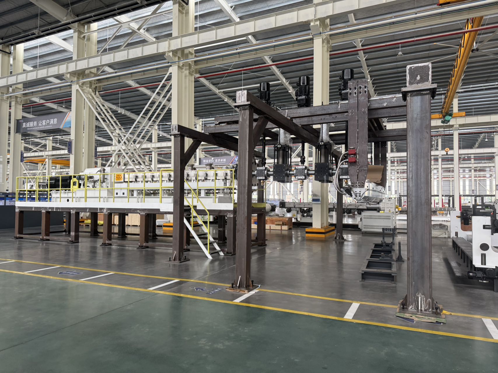 Dây chuyền sản xuất máy ép đùn màng xen kẽ kính Jwell PVB/SGP Máy ép đùn nhựa 