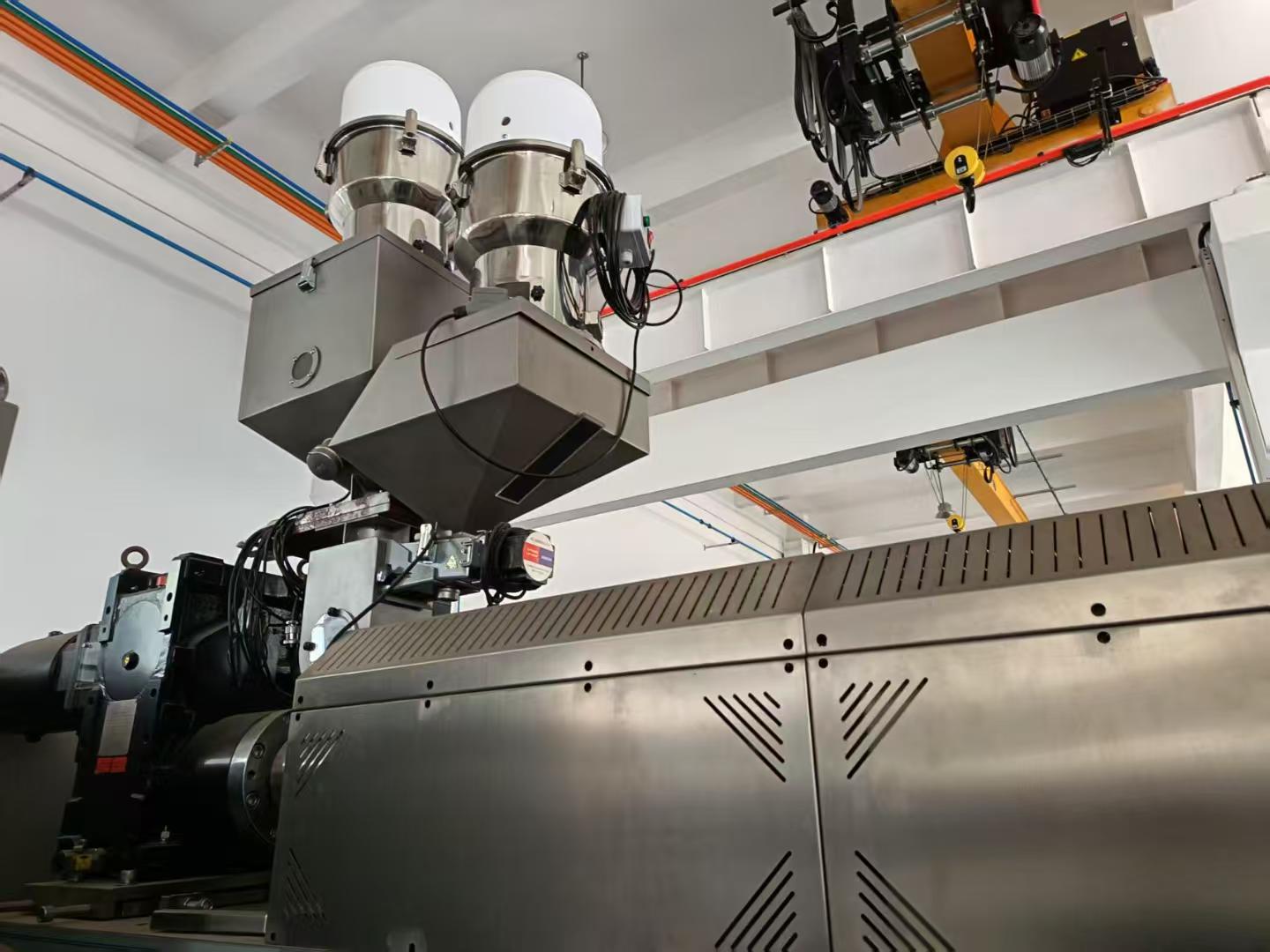 Hệ thống thổi & đổ đầy & bịt kín hộp nhựa không chứa vi khuẩn BFS Chế tạo ống mềm