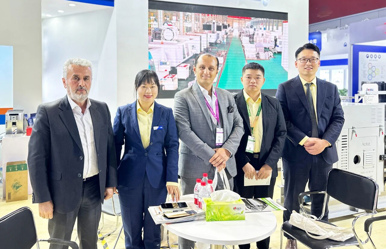 Triển l&atilde;m6-1